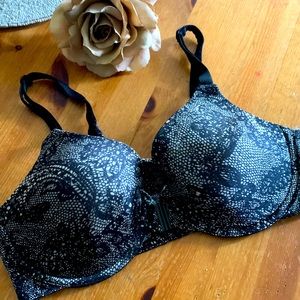 Curvation open front padded underwire bra 36c